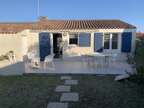 Maison T3 avec Jardin et Terrasse - 4 Personnes - FR-1-325-133