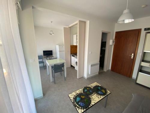 Appartement 4 pers. proche plage avec parking privé - FR-1-837-47