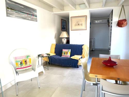 Appartement duplex 4 couchages avec terrasse, parking et climatisation à La Grande Motte
