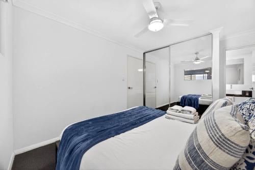 Cama o camas de una habitación en Modern Coastal Escape in the Heart of Rockingham