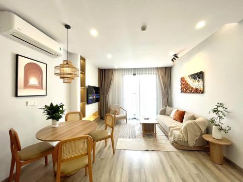 Χώρος καθιστικού στο 2BR - Marina Suites Luxury Apt - Sea, Mountain View