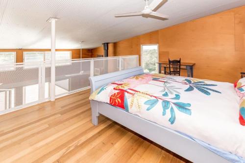 Una cama o camas en una habitación de The Lookout