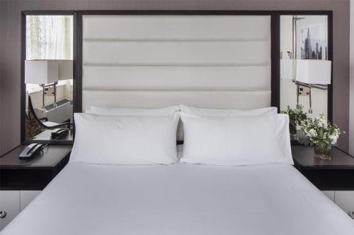 Park South Hotel, part of JdV by Hyattにあるベッド