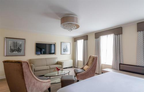 Park South Hotel, part of JdV by Hyattにあるテレビまたはエンターテインメントセンター