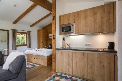 Ski-in-Ski-out Asten Studio by Alpine Host Helpers
