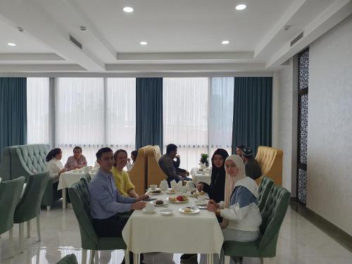 Гости Saroy Gardens Hotel