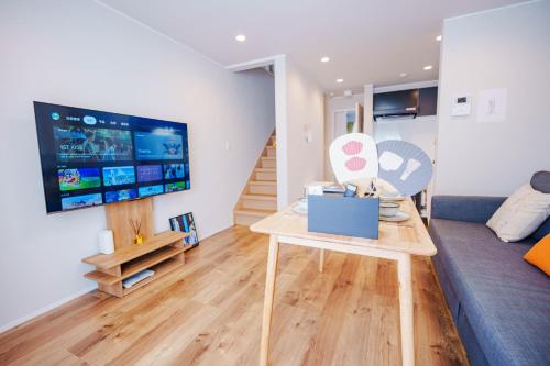 SCD312 Rare Private Home for 10 in Ikebukuro, 2 Full Baths, Eight subway lines connect to Tokyo business district