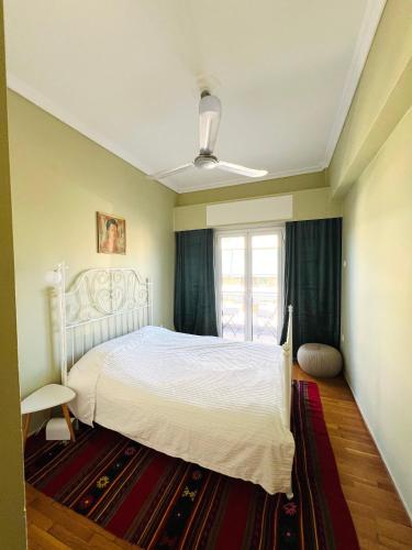 2BDR Central, Bright & Cosy Flat by the Acropolis