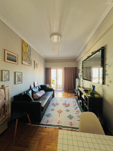 2BDR Central, Bright & Cosy Flat by the Acropolis