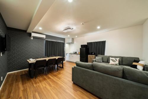 105, Takasago A,,Entire house for rent 高砂A