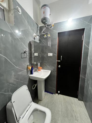 Ένα μπάνιο στο Elite Airport Stay