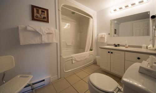 Gallery image of Auberge Doucet Inn in Chéticamp