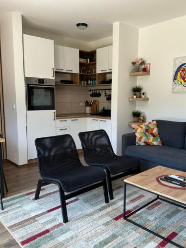 Eldhús eða eldhúskrókur á Apartman PLAY Divčibare - 2 spavaće sobe