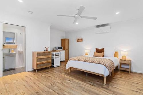 Ein Bett oder Betten in einem Zimmer der Unterkunft Skyline Views Yarra Valley's Elevated Escape