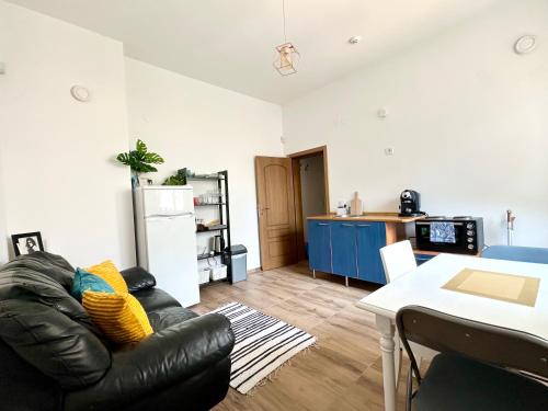 Bright, City Centre, 1BR Apartment , Next to Sofia University