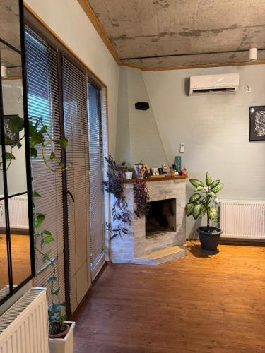 Φωτογραφία από το άλμπουμ του Cozy home σε Itʼkhvisi