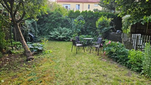 Κήπος έξω από το Kotsisa Apartament Wrocław
