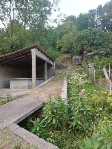 Taman di luar Gîte Clocher - Cure Thermale
