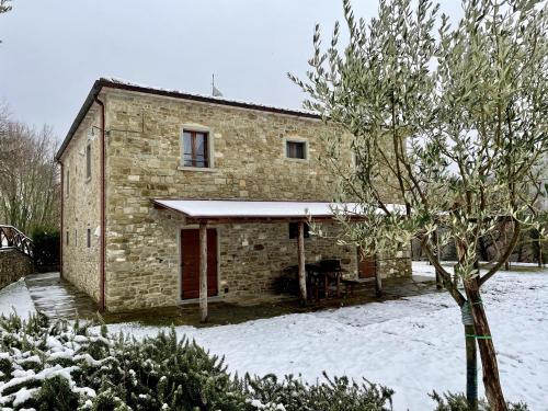 冬のApartment in a modern holiday home in Anghiariの様子
