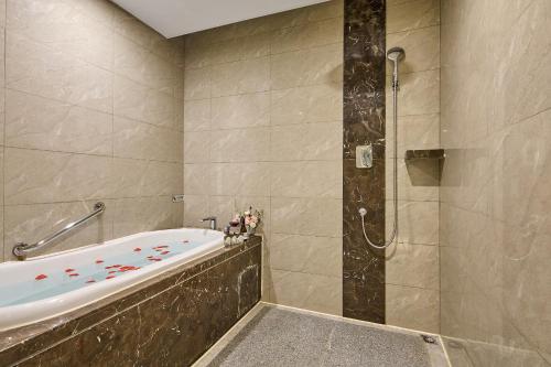Koupelna v ubytování ARULA Youngor Central Hotel-Suzhou Guanqian St