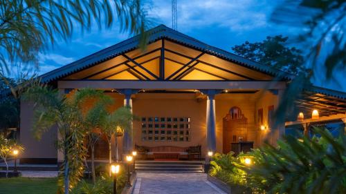 Zahrada ubytování Rhino and River Wildlife Retreat & Spa, Pobitora - Guwahati