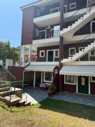 Gallery image of Aristidis Garden in Parga
