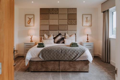 Ένα ή περισσότερα κρεβάτια σε δωμάτιο στο Modern Comfort Escape for 12 Guests -Rural Setting