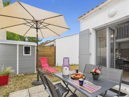 750m de la plage- Studio avec petit jardin pour 2