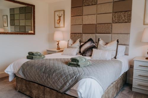 Ένα ή περισσότερα κρεβάτια σε δωμάτιο στο Modern Comfort Escape for 12 Guests -Rural Setting