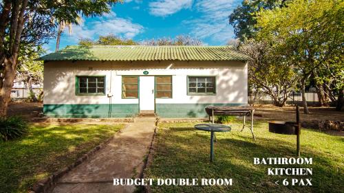 Κήπος έξω από το Rest Camp Victoria Falls