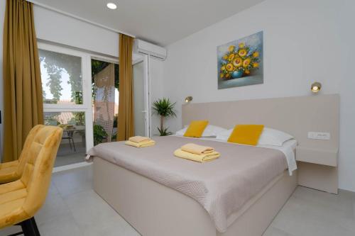 Private studio apartment near center