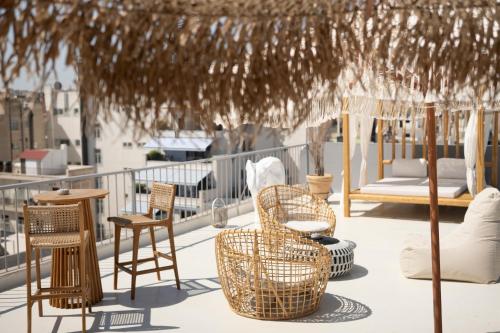 Restaurace v ubytování The Square Hotel by X&N