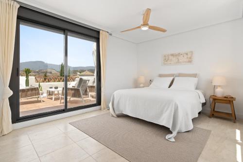 Stylish Duplex Penthouse in gated community RDR507