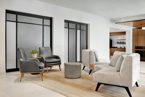 Un lugar para sentarse en Marriott Saddle Brook