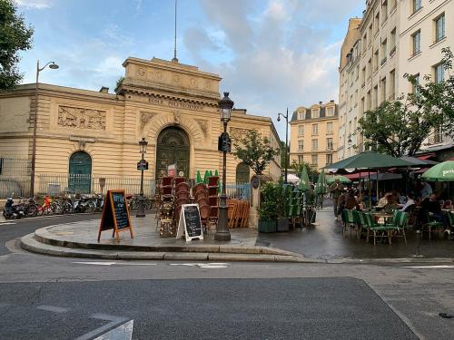 2 pieces avec clim - au pied du Panthéon