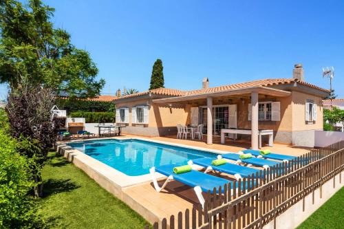 Villa Lantana by Villa Plus