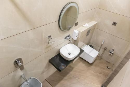 Ένα μπάνιο στο Narang Hotel