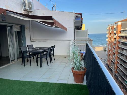 Μπαλκόνι ή βεράντα στο Apartamento de playa en Cullera