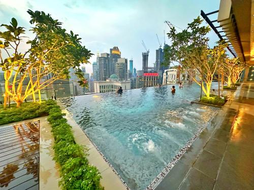 Πισίνα στο ή κοντά στο Skyline Homes by Axon Suites Bukit Bintang