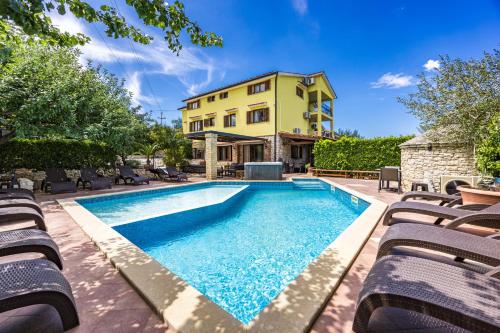 Villa Bucks near Poreč for 20 persons with Sea View, Whirlpool, Sauna & Fitness