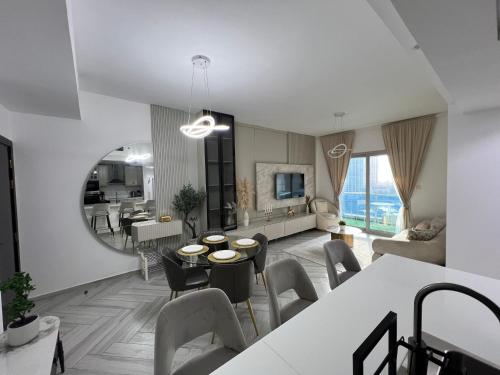 Italian-Style 2BR - Near Beach, Metro and Mall