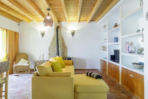 Casa JuKa - Private Algarve Home with Pool, Garden & Sea View