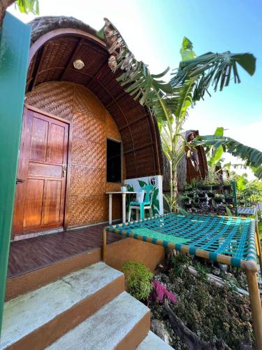 Taman di luar Vikings Ecolodge