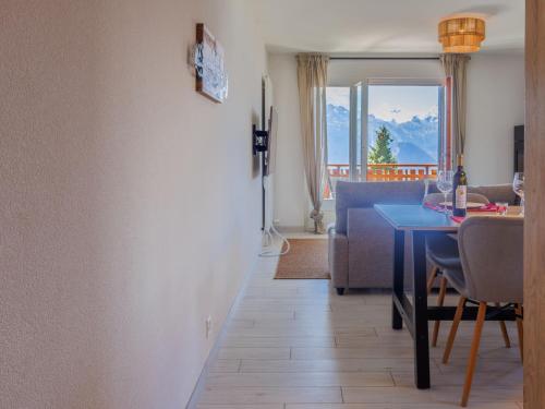 Apartment Hortensia 10 by Interhome