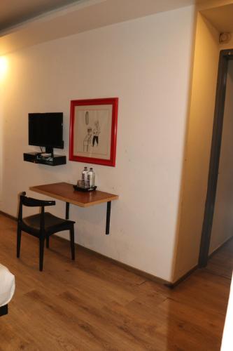 Φωτογραφία από το άλμπουμ του Tipsyy Inn Suites 003 σε Γκουργκάον