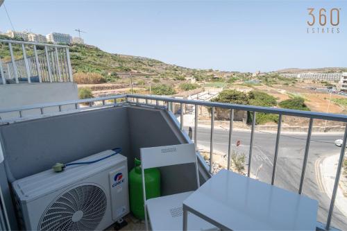 Balkón nebo terasa v ubytování Beautiful, fully equipped 2BR home in Mellieha by 360 Estates