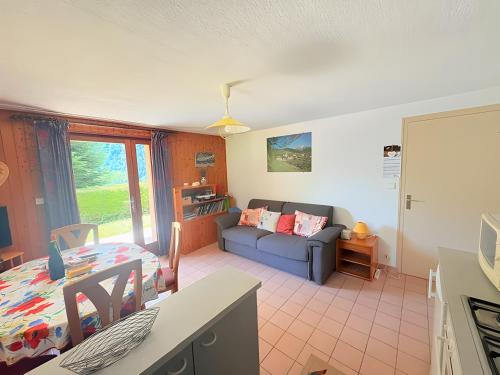 Posezení v ubytování Chalet Loupnots 2P avec vue