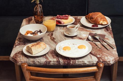 Φαγητό σε αυτό το ξενοδοχείο ή κάπου εκεί κοντά