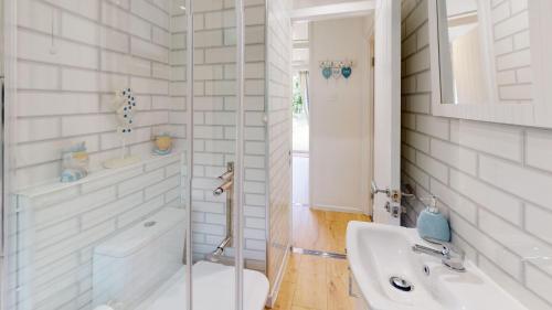 Et badeværelse på St Ives Kornel Hewel 2 Bedrooms