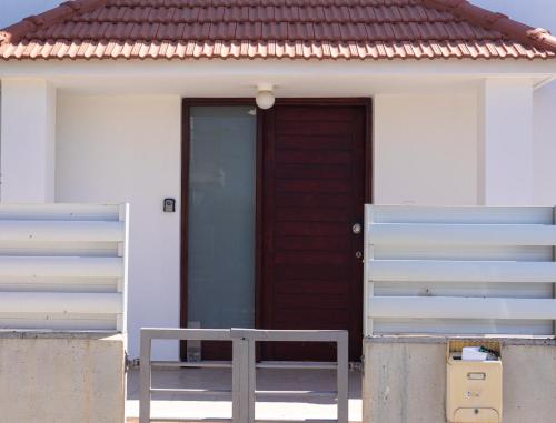 Fotografie z fotogalerie ubytování Maestro Villa II - Pervolia v destinaci Perivolia